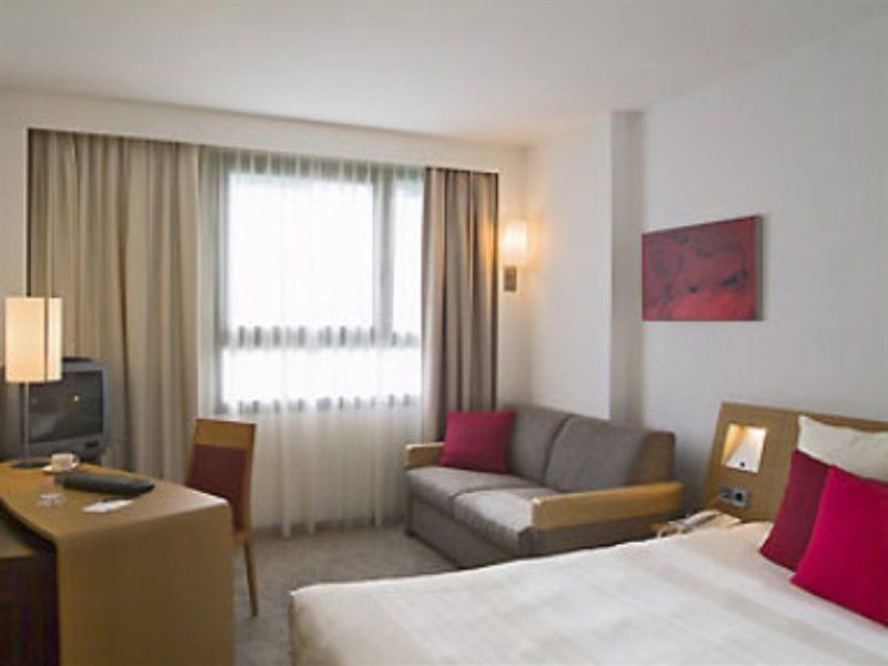 Hilton Garden Inn Málaga Quarto foto